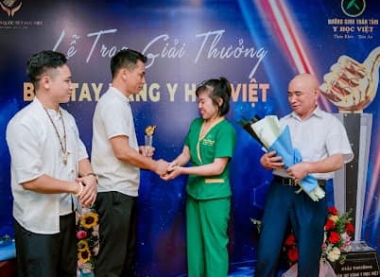 Lễ Trao Giải “Bàn Tay Vàng Y Học Việt”