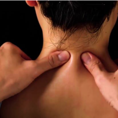 TRỊ LIỆU ĐAU CỔ – VAI – GÁY THEO PHƯƠNG PHÁP DƯỠNG SINH ĐÔNG Y